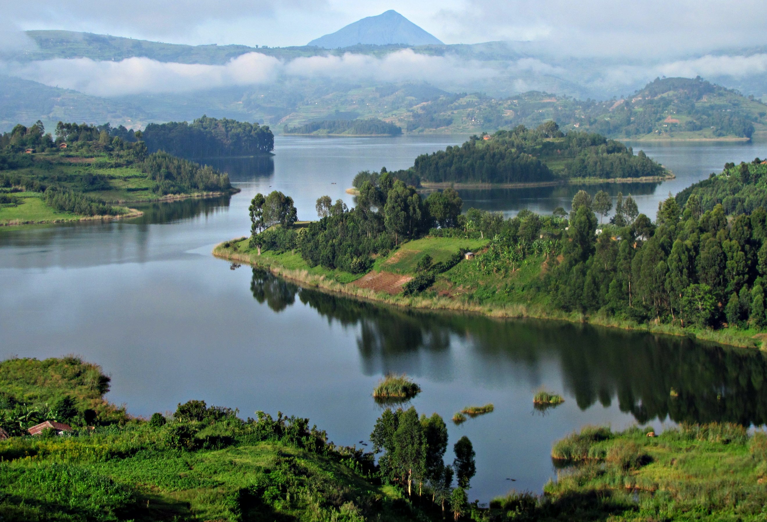 Gorilla & Lakes Adventure - 9 Days