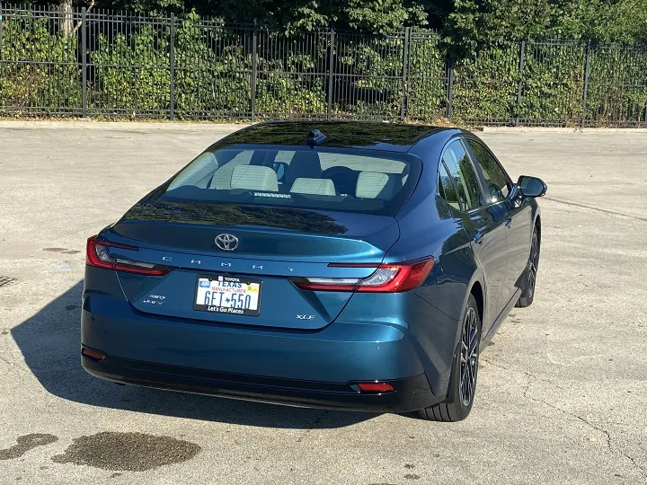 Toyota Camry XLE Hybrid 2024