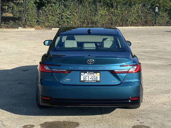 Toyota Camry XLE Hybrid 2024